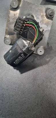 Mitsubishi Carisma Wiper motor 0390241114