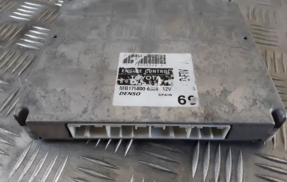 Toyota Avensis T250 Engine control unit/module MB1758006326 1758006326