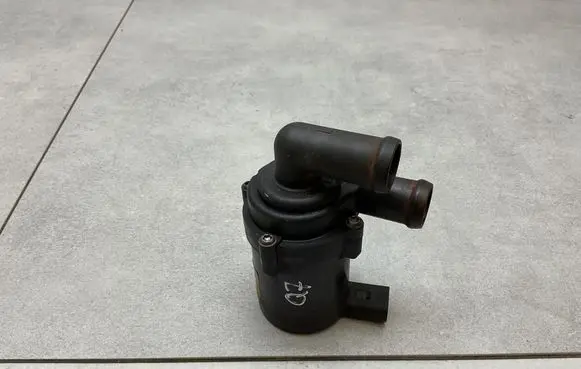 Audi Q7 4L Electric auxiliary coolant/water pump 7L0965561J