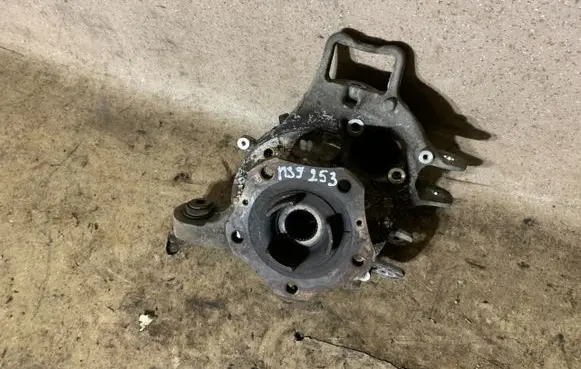 Rear wheel hub