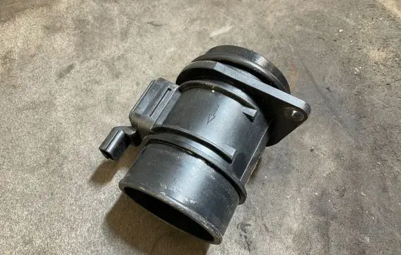 Renault Trafic II (X83) Mass air flow meter 8200651315 5WK97020 H82000655623