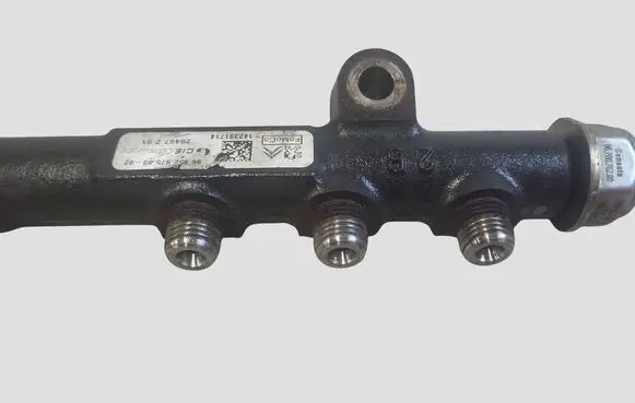 Volvo V40 Fuel main line pipe 9685297580 142391714