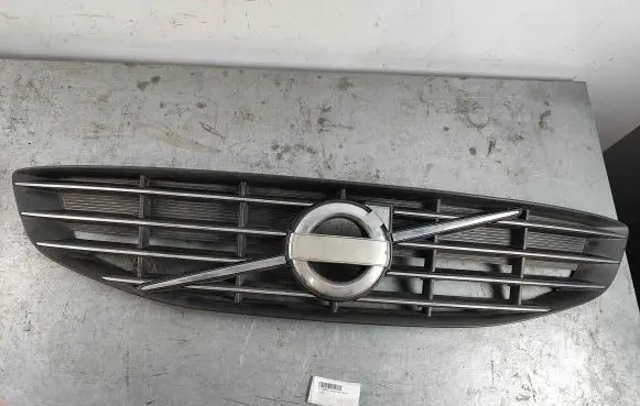 Volvo S60 Front bumper upper radiator grill 31349928