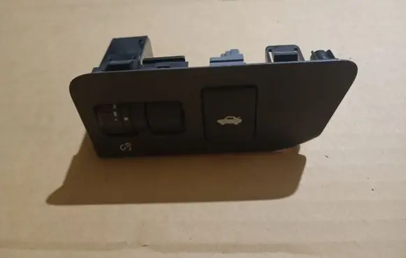 Tailgate opening switch