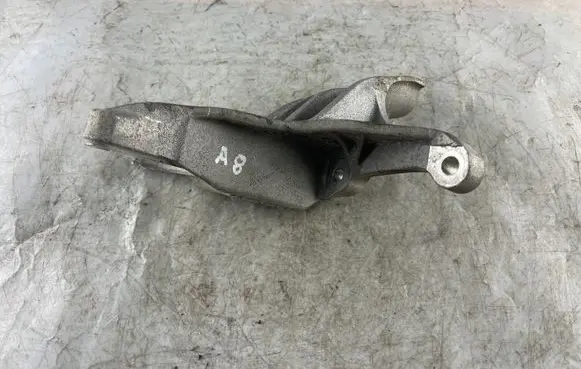 Audi A8 S8 D3 4E Engine mounting bracket 4E0199370AN