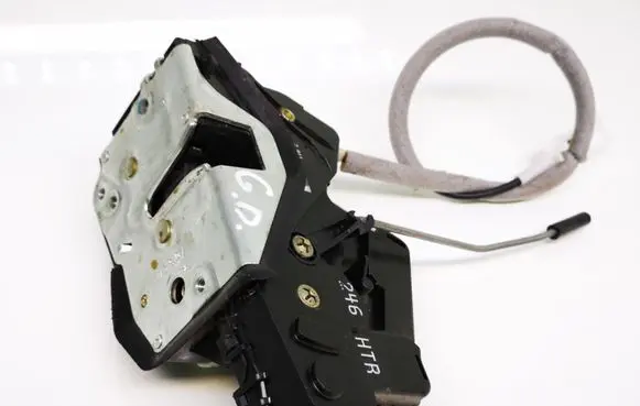 BMW 3 E46 Rear door lock 246HTR 8213797 119702