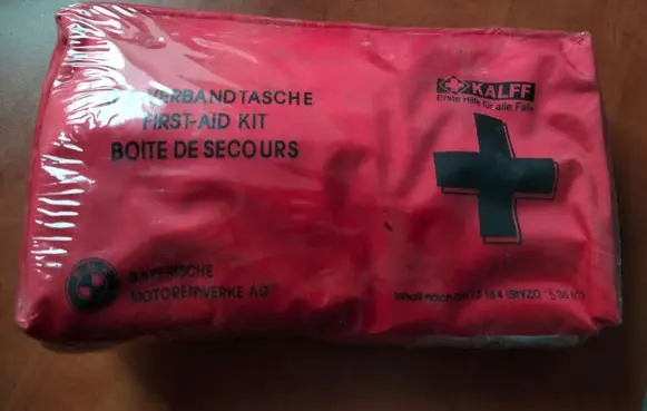 BMW X1 E84 First aid kit 