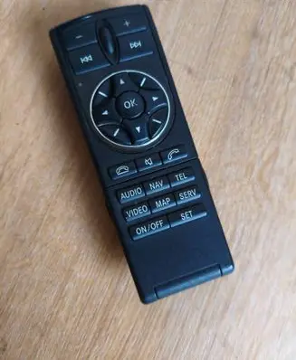 Mercedes-Benz E W211 Head unit multimedia control A2208209989