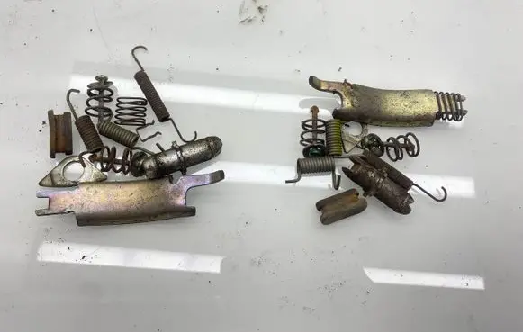 Subaru Legacy Handbrake/parking brake pads 