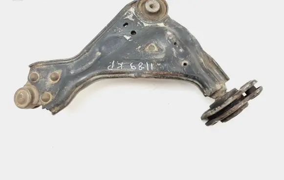 Mercedes-Benz Vito Viano W447 Front lower control arm/wishbone A4473301407