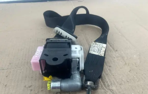 Mazda 5 Front seatbelt T89335T C235H