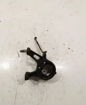 Toyota Avensis T270 Engine mount bracket 0r020