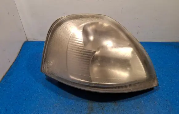 Renault Master II Headlight/headlamp