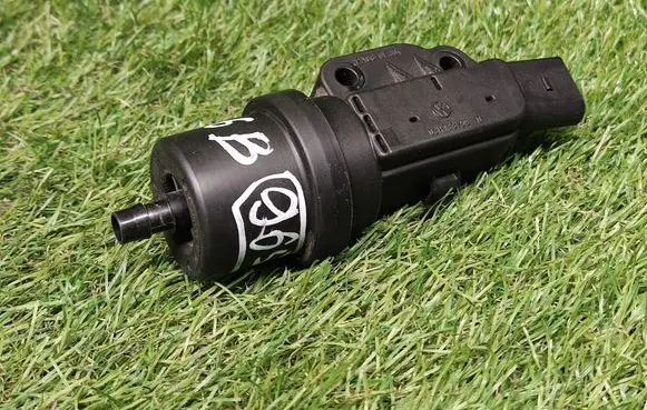 Audi Q7 4L Vacuum valve 03H133759D