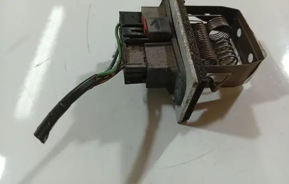 Chrysler PT Cruiser Heater blower motor/fan resistor