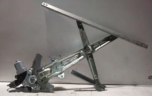 Mitsubishi ASX Front door window regulator with motor