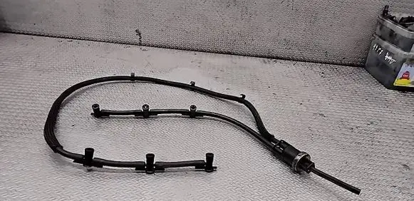 Audi A8 S8 D3 4E Fuel return line/hose 