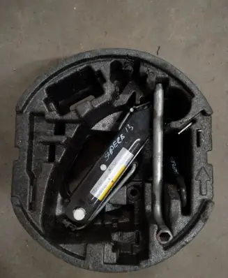 Skoda Superb B6 (3T) Tool set 3T0012115