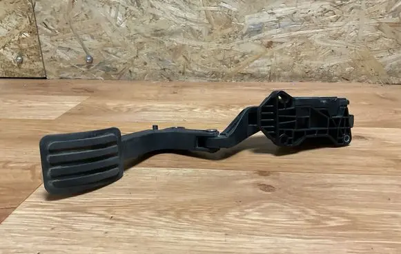 Peugeot Expert Accelerator throttle pedal 1401280480 6PV00994908