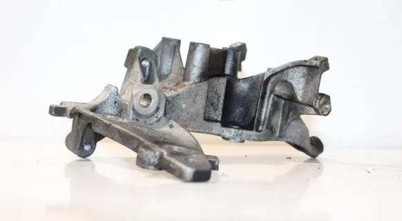 Peugeot 508 RXH Engine mounting bracket 9674030280
