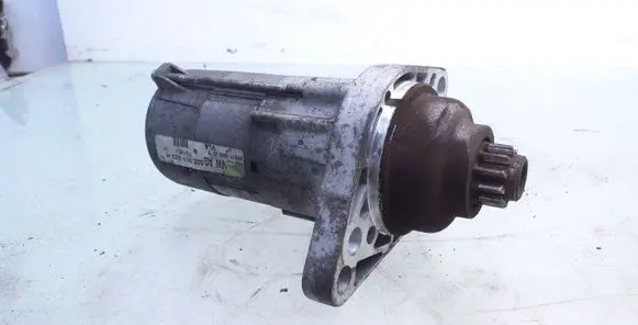 Volkswagen Golf V Starter motor 02Z911023H
