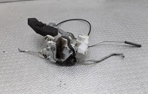 Toyota Aygo AB10 Front door lock