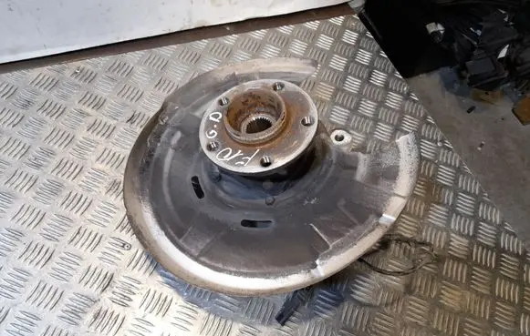 BMW 5 F10 F11 Rear wheel hub 6793770