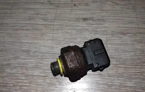 Air conditioning (A/C) pressure sensor