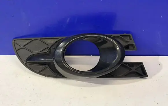 Mercedes-Benz CL C216 Front fog light trim/grill A2168850423
