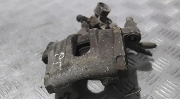Mazda 3 II Rear brake caliper