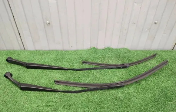 Audi e-tron Windshield/front glass wiper blade 4KL955408 4KL955407