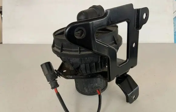 Audi Q7 4M Secondary air pump 079959231 079959253 4M0906617J
