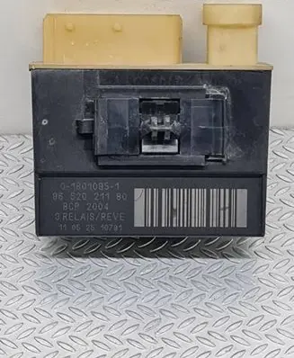 Peugeot Partner Glow plug pre-heat relay 018010951 11052510791 9652021180