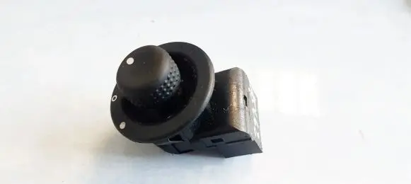 Renault Kangoo I Wing mirror switch 7700847433F