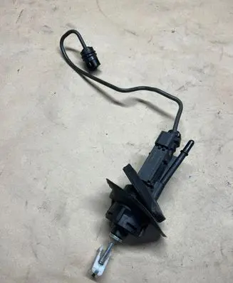 Volvo V40 Clutch master cylinder Se10031 230303111107