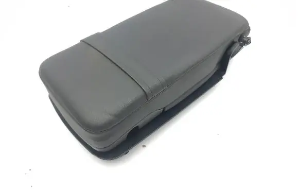 Ford Kuga I Rear seat armrest 