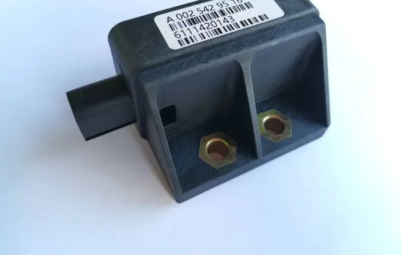 Mercedes-Benz C W203 ESP acceleration yaw rate sensor A0025429518 6111420143