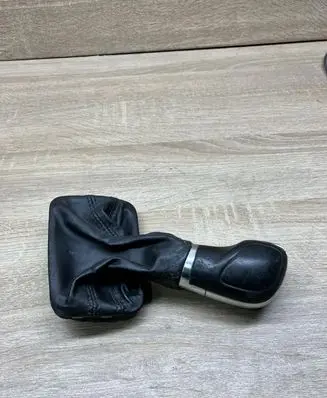 Volkswagen PASSAT CC Gear lever shifter trim leather/knob 