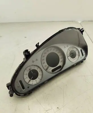 Mercedes-Benz E W211 Speedometer (instrument cluster) A2115405711