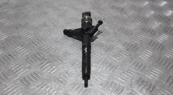 Nissan X-Trail T30 Fuel injector 05F08196