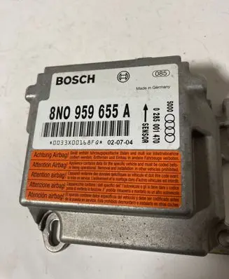 Audi TT Mk1 Airbag control unit/module 8N0959655A 0285001470 0033X00168FQ