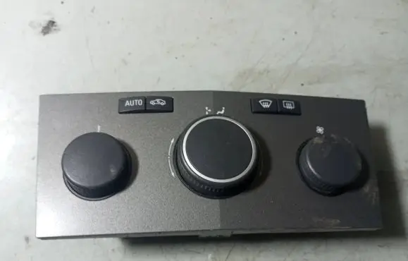 Opel Zafira B Climate control unit 13168100