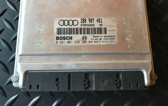 Audi A6 S6 C5 4B Engine control unit/module 3B0907401 0281001938 28RTE288