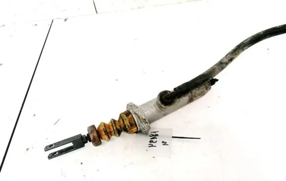 Audi 80 90 S2 B4 Clutch master cylinder 893721401D