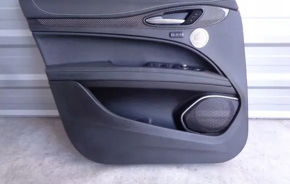 Alfa Romeo Stelvio Front door card panel trim