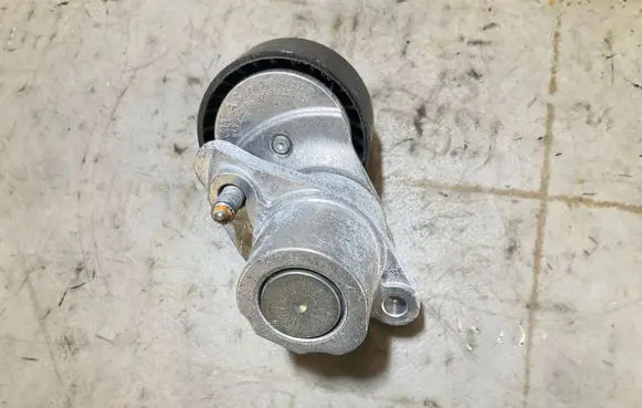 Skoda Fabia Mk3 (NJ) Alternator belt tensioner 04E145299E