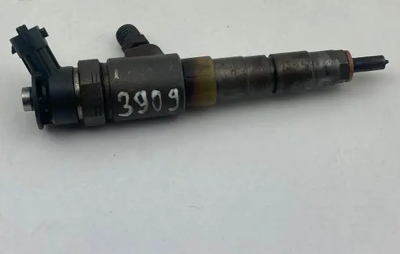 Peugeot 208 Fuel injector 0445110566
