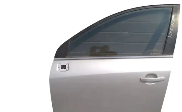 Opel Antara Front door