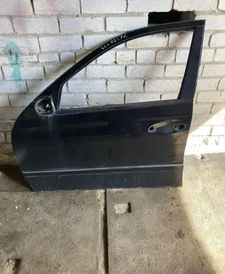 Mercedes-Benz E W211 Front door A2117201305 2117201305