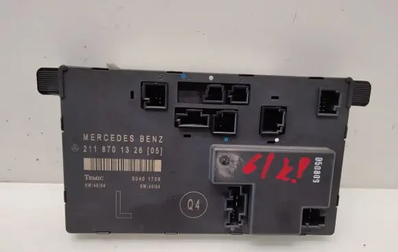 Mercedes-Benz E W211 Door control unit/module 2118701326 00401708